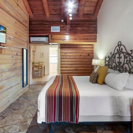 Wimberley Log Cabins Resort And Suites- Unit 3 Exterior foto